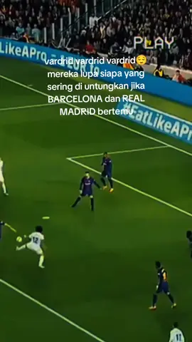 ini bukan sepenggal bukti klw REAL MADRID selalu di gembosi wasit,setiap El clasico tahun 2016-2018 memang puncak ketidak adilan elclasico dimana banyak keputusan kontroversi dan ketidakadilan wasit di lapangan #uclfinal #varselona🤡 #wasitlona #fyppppppppppppppppppppppp #fyp #foryoupage #kingmadrid👑 