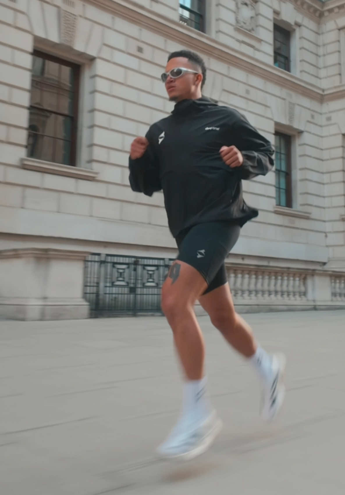 We be cruising through London #Running #runtok #adidasevosl #runningtiktok 