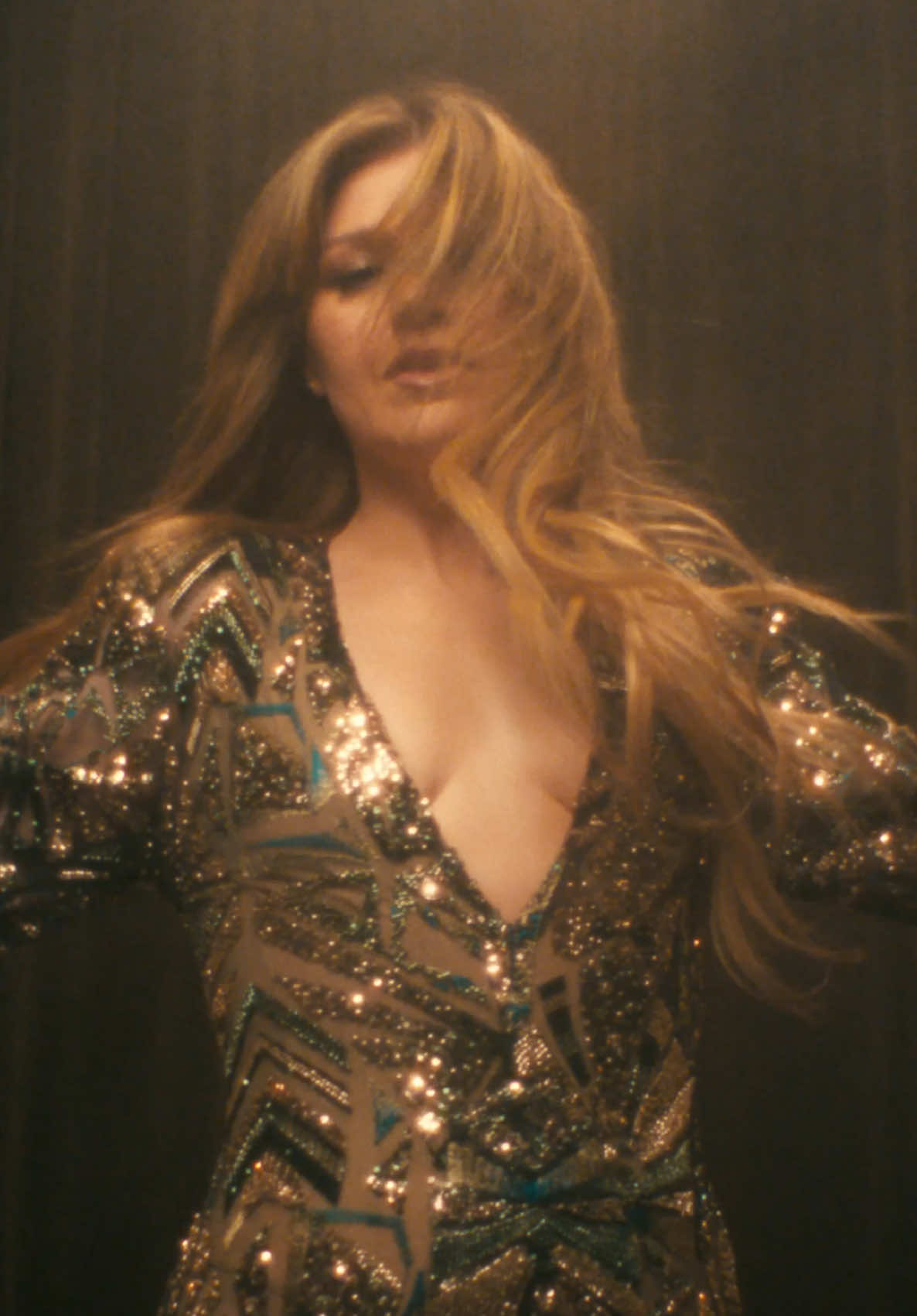 The music video for Where Have You Been is out! I hope you enjoy the video as much as we enjoyed creating it! Watch the full video at link in bio. #WhereHaveYouBeen #NewMusic #KellyClarkson