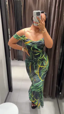 Simply stunning 🤩  @ZARA  Code: 5039/134/120 #zaranewin #zarafittingroom #grwm #zarahaul #summervibes☀️ #outfitinspo #zarafinds #tryonhaul #zara #zaraoutfit 