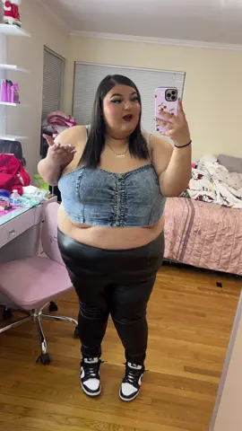 People think it’s the end of the word when they see a fat person on tiktok #fyp #foryourpage #fypシ゚viral #viral #ashanty9800 #foryoupage #fypシ #fypシ #plussize #biggirl #bayarea #bayareacheck #bayareatiktok 