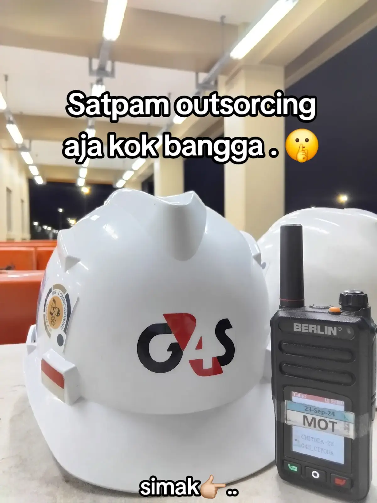enggak sebanding dengan pasanganmu 🤪 #satpamindonesia #security #satpamganteng  #satpamviral #cumasatpam #fypage #fypdong 