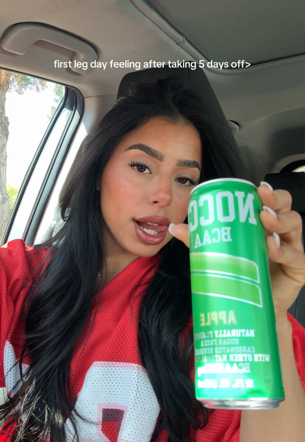 guess who’s back to training hamstrings HEHEHE (also small growth phase otw time to get these legs densseee)🎯 @NOCCO USA (one of my favorite flavors love me some apple)🍏