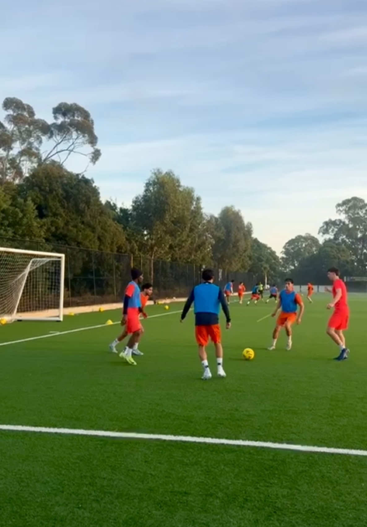 Mondays on the field ⚽️ #football #footballacademy #sydney #fyp #Soccer #soccertiktok #soccertraining #morning #sydneyfootballstadium #footballtraining 