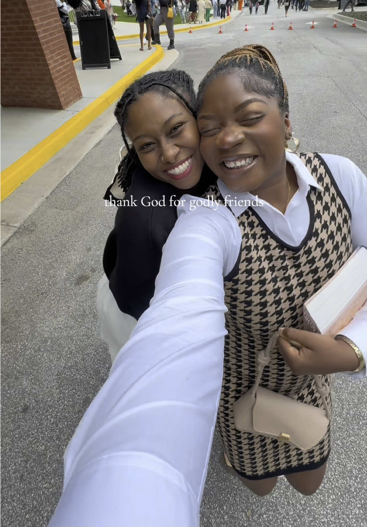 Thank God for them fr!!  #christiantiktok #friends #Godlyfriends #christianfriends #2819church 