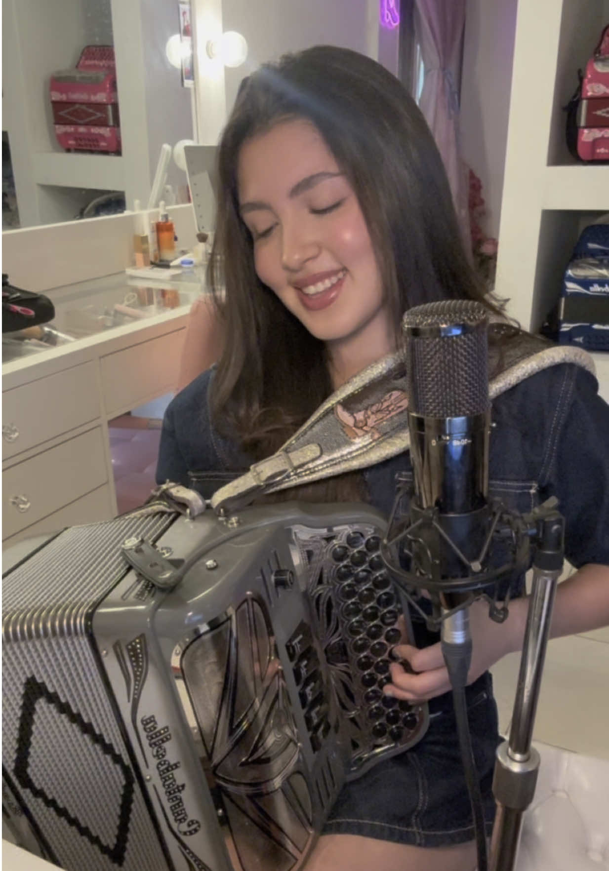 Ojos tristes - @Selena Gomez @themarias ✨🩵🪗🎙️ Etiquétenlas mucho para que puedan ver este cover que hice de su versión! Disfruté muchísimo hacerlo y añadirle acordeón igual. Espero les guste tanto como a miiii! #ojostristes #selenagomez #themarias #elmuchachodelosojostristes #irany #acordeonista #accordion #jeanette