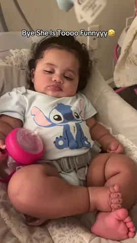 She was poppinnn bottlesss🤣🤣 #viral #trending #fyp 
