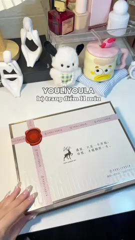 Một món quà vừa xinh vừa sang 🥰 phụ nứ gất mê #quatangnguoiyeu #bomakeup #trangdiem #makeup #bộtrangđiểm #xuhuong #viral #xh #review #quatang 