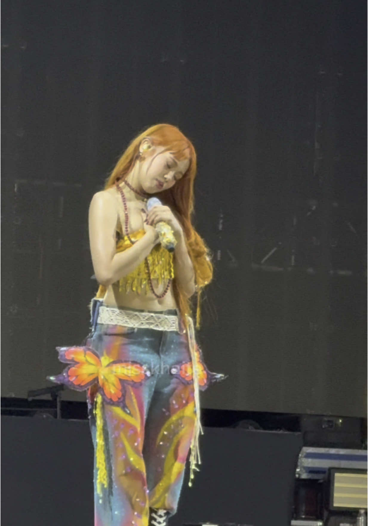 - maloi doing the kim seon ho – supernatural trend (jho acapella) 🫠 - loicey dancing like jennie 💃 you’ll never be bored when you’re with bini 🥹🌸💗  BINI HEADLINES AURORA FEST #BINIatAuroraMusicFest2025 #BINI #fyp #foryoupage  @JHOANNA @STACEY @loiverever౨ৎ 