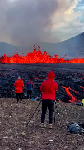 In August 2022, Iceland’s Meradalir eruption stunned the world as lava burst from a 300 meter long fissure on the Reykjanes Peninsula, near the Fagradalsfjall volcano. This followed over 3,000 earthquakes in just two days, signaling the volcano’s reawakening after centuries of silence. Lava fountains shot into the air, while plumes of volcanic gas soared up to 1,000 meters yet remarkably, no ash was detected. Within 24 hours, 1.6 million cubic meters of lava had spilled across the land, reshaping the barren Icelandic landscape. Though it posed no threat to nearby towns, this eruption marked a powerful reminder of Earth’s raw force and hinted that the volcanic systems in the region, dormant for over 800 years, are very much alive. #fyp #community #weiifei #trending #viral #redbull #iceland #volcano #natgeo #earth 