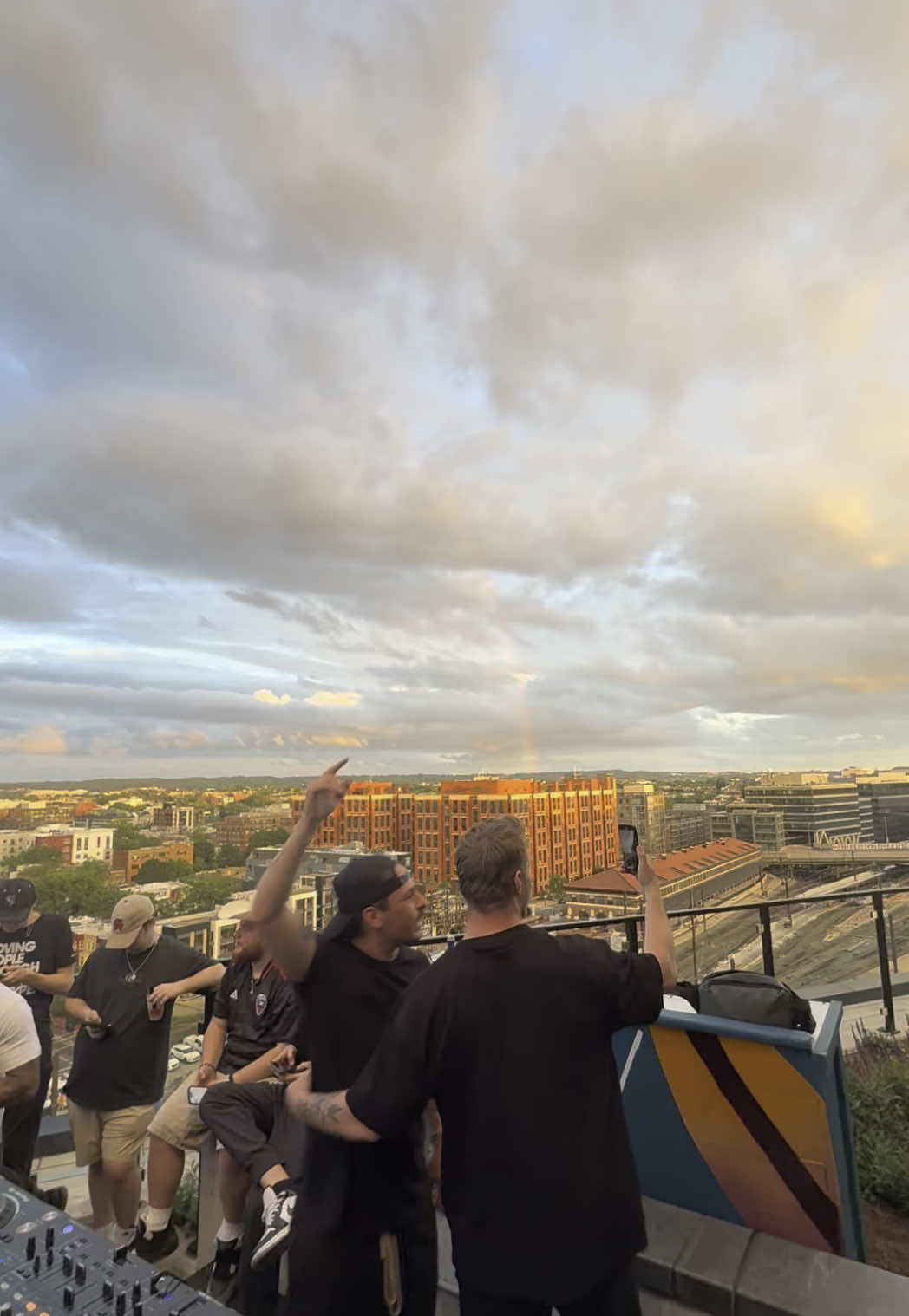 10/10 vibesssss #washingtondc #housemusic #dcnightlife @AZURE @AzureDayPartyDC 