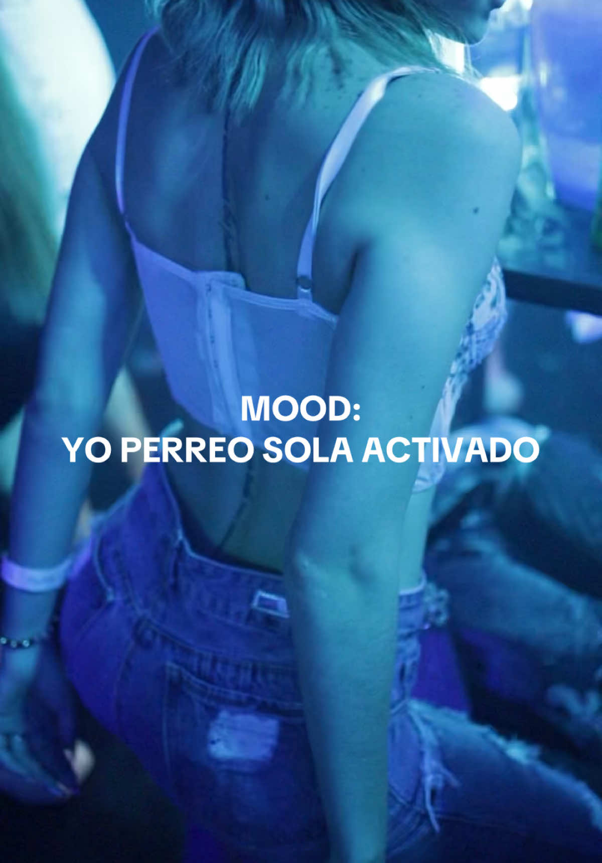 La música suena y el resto… que se acomode. •  • • • • #discoteca #reggaeton #fiesta #regueton #rumba #parche #musica #medellín 