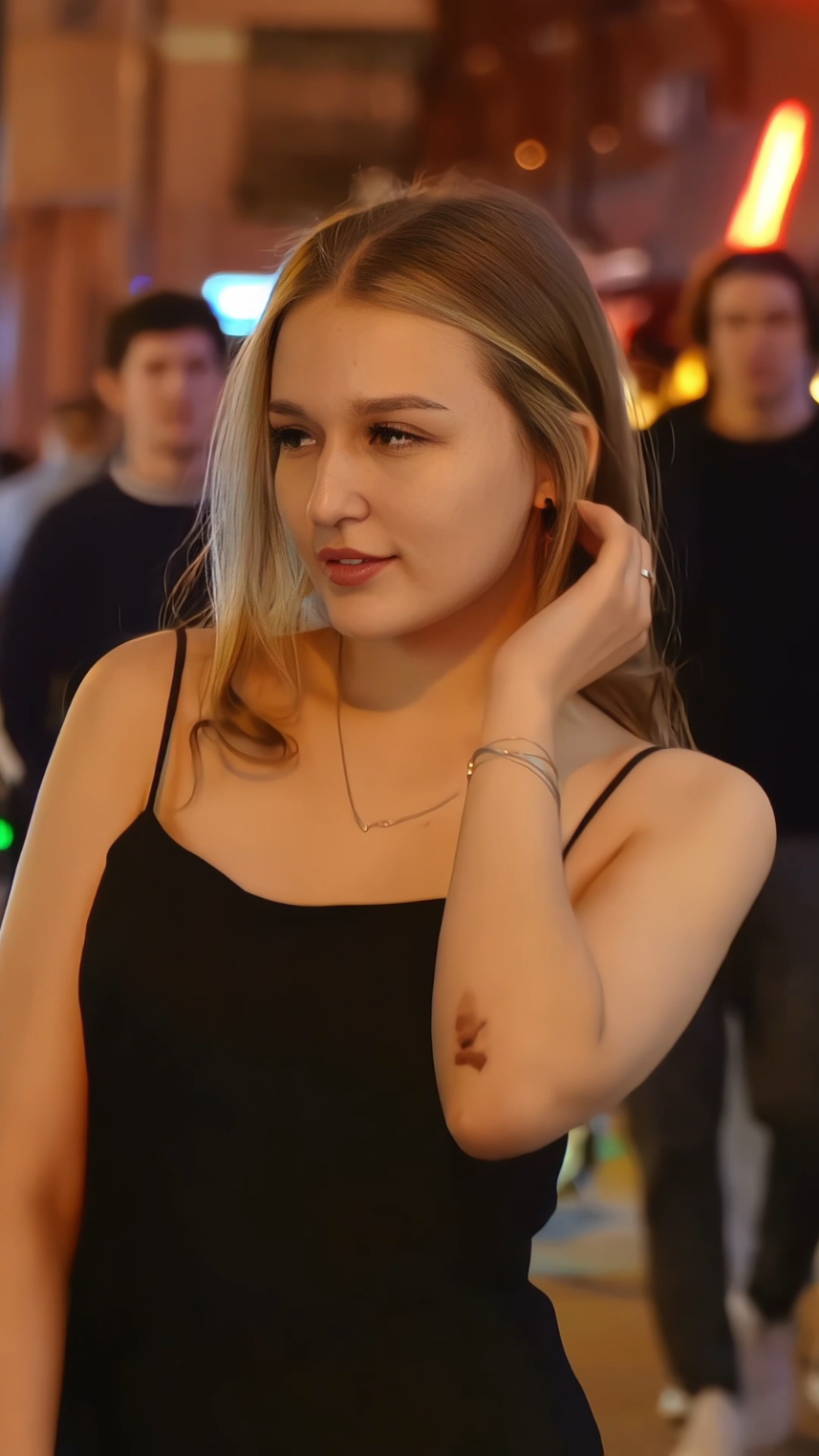 Travel in Moscow.beautiful girls in the street.#travel #girls #tik #russiangirl 