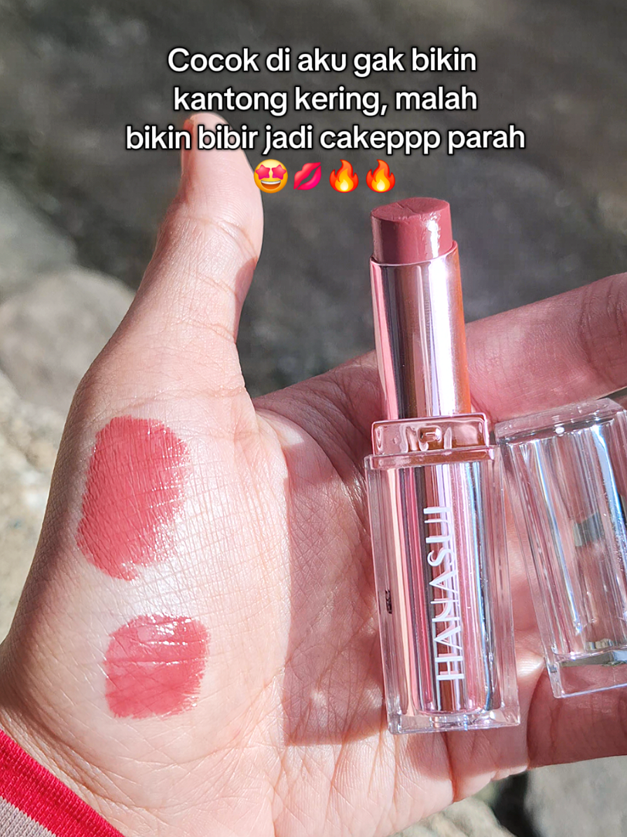 Rekomendasi lipstik glossy tapi matte tahan lama ya hanasuiii🔥🔥 #hanasui #lipcream  #hanasuilipcream 