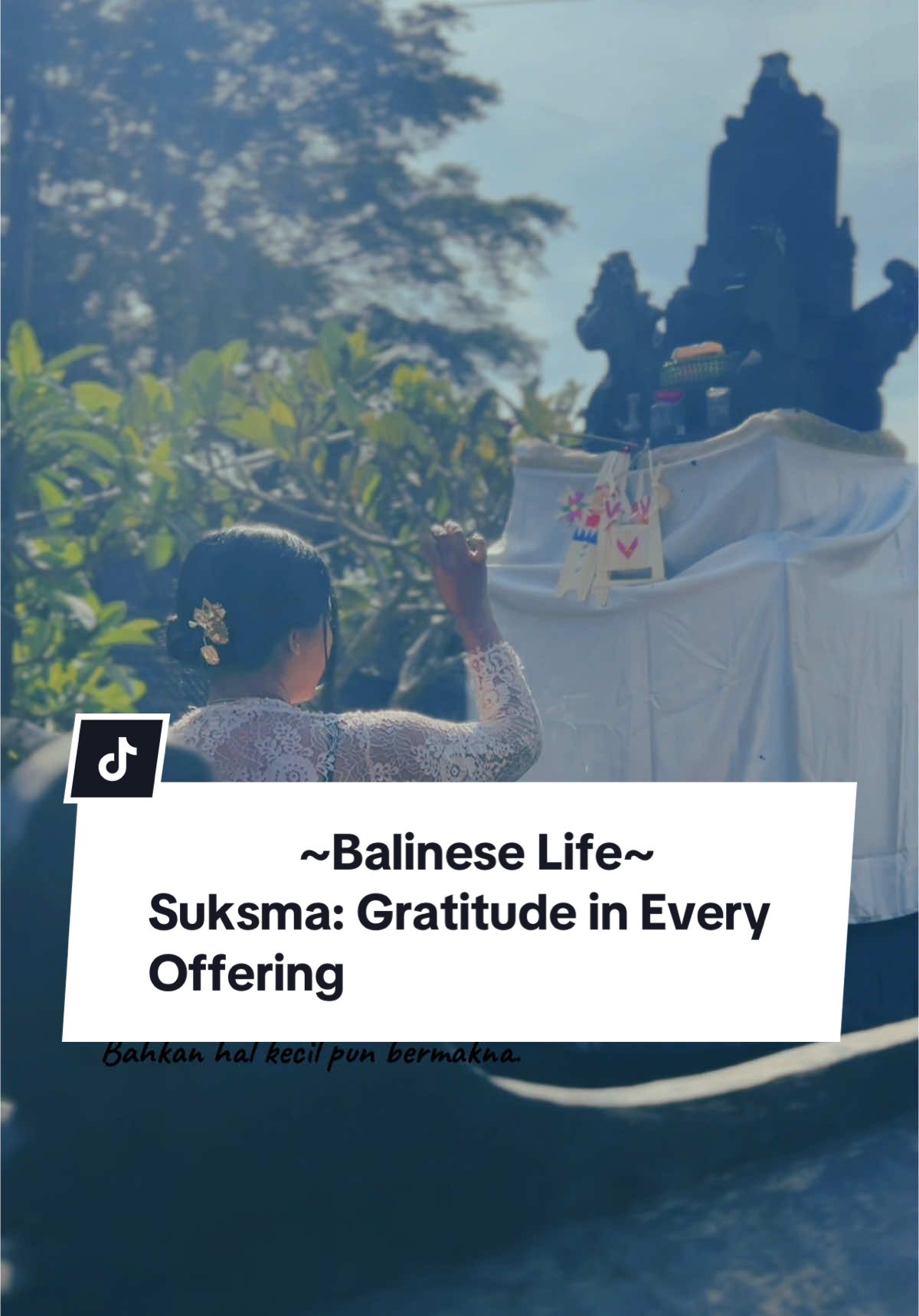 In Bali, ceremony isn’t just something we do—it’s how we live. Through every prayer, every offering, we say Suksma—thank you. To the divine. To the land. To our ancestors. Because no place is too ordinary for gratitude. #bali #balilife #balinese #tradition #balinesetradition #tradisibali #balineseculture #suksma #gratitude #upacarabali #culturalwisdom #spiritual #spiritualbali #offerings #lifeinbali #adatbali 