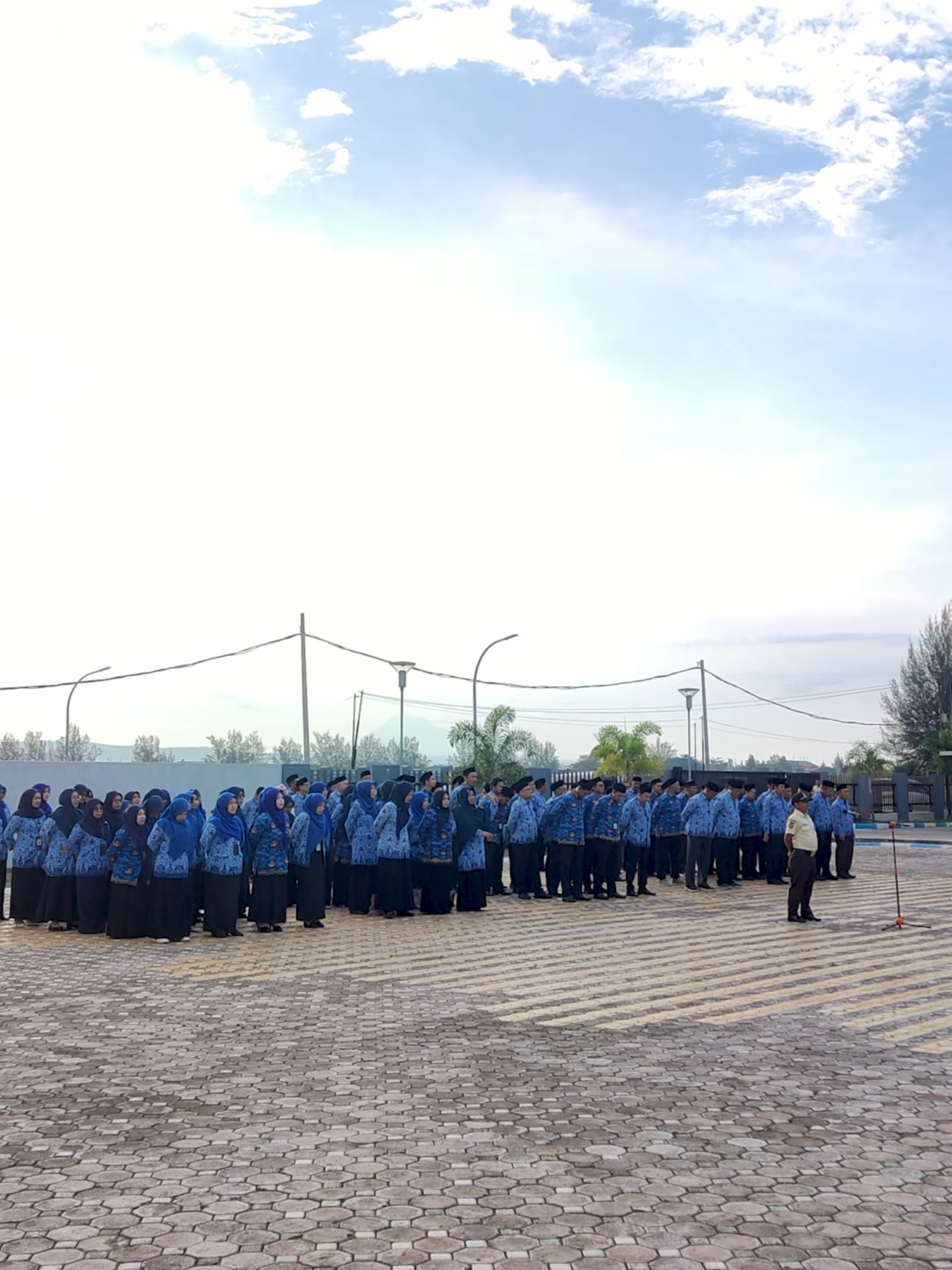 Peringatan Upacara Hari Pendidikan Nasional Tahun 2025 LLDikti Wilayah XIII “Partisipasi Semesta Wujudkan Pendidikan Bermutu untuk Semua” hardiknas menjadi titik tolak untuk meningkatkan mutu pendidikan dan mewujudkan dampak positif bagi peningkatan sumber daya manusia #kampusberdampak 