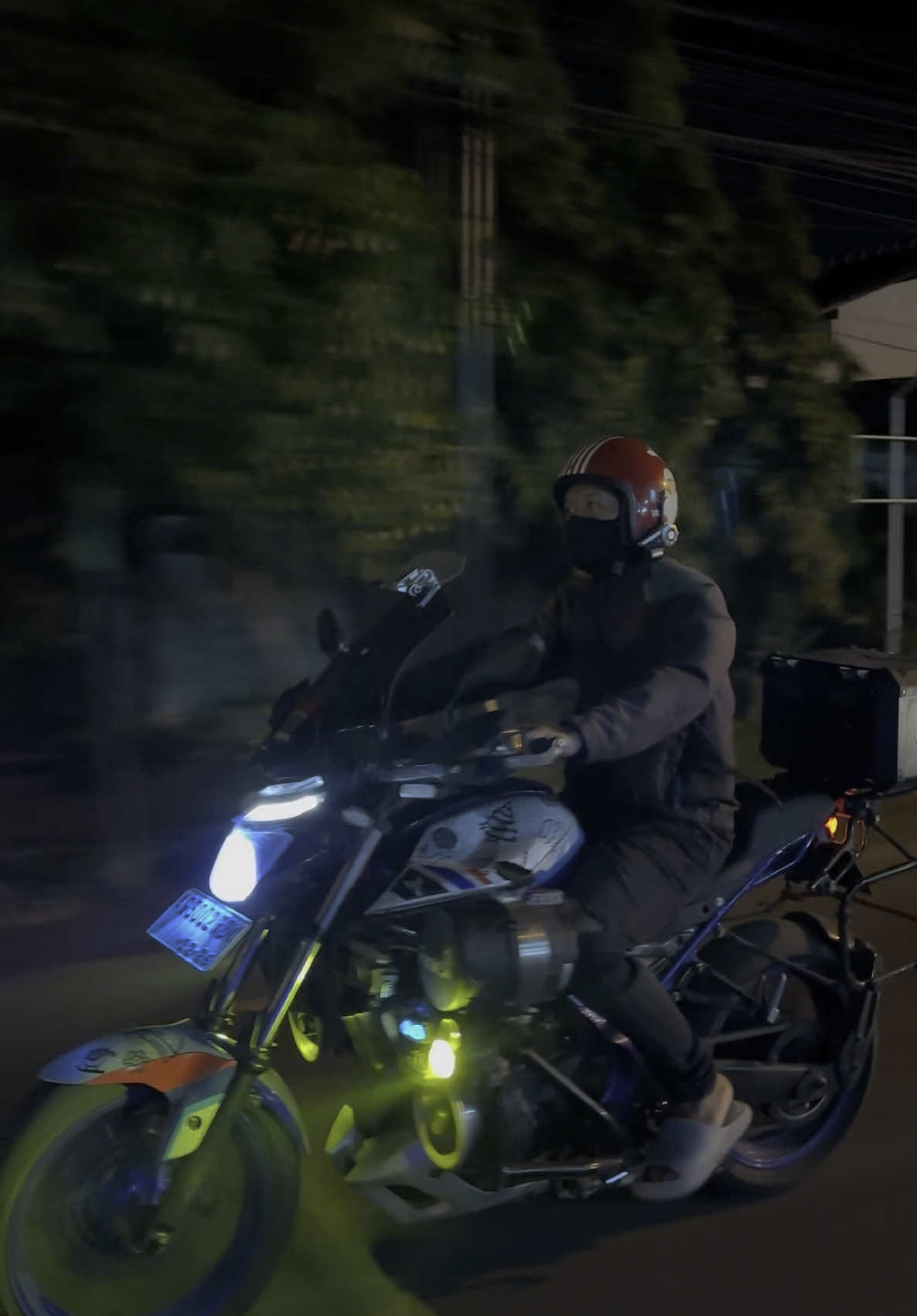 Siap bantu ambulance lagi setelah kurang lebih sebulan vakum🫠  Maintenance strobo sirine dan kelistrikan di @RJ.AUTOLIGHTING  #danapelajar #gipol #relawanambulance 