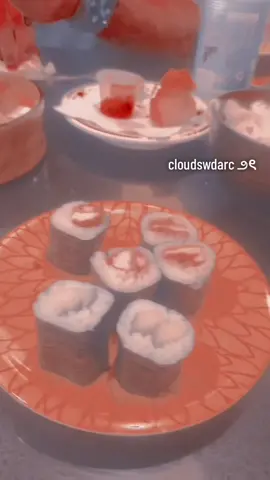 Sushi w/ @﹒✦﹒ 🍣🤍 - hope everyone has had a great start to May! 🎀🎉 #sushi #bestie #cloudswdarc #viral #Vlog #xybca #foryoupage #foryou #adrimylove🤪🤞🏻 #donotflop #fyp #redroses #dayout #food 