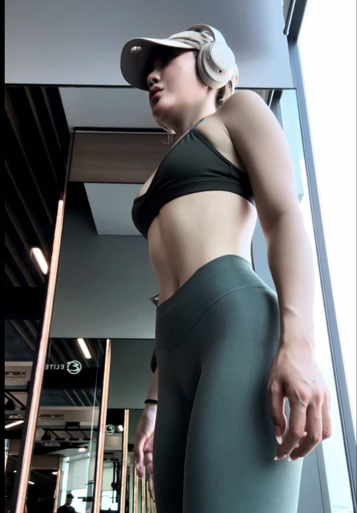 Thông điệp vũ trụ cho gái nào đang nằm lướt tiktok mà chưa chịu đi tập nha 🤨  #fyp #gymgirlsoftiktok #gymmotivation #motivation 