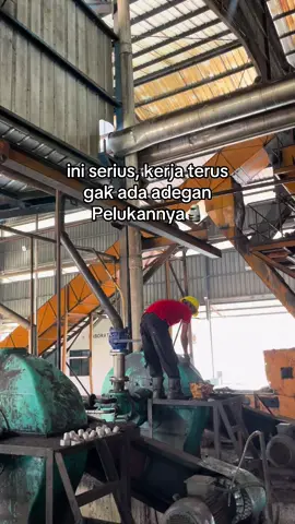 heeh🗿 #fypシ #kulipabrik #anakrantau #storypabrik #xybca 