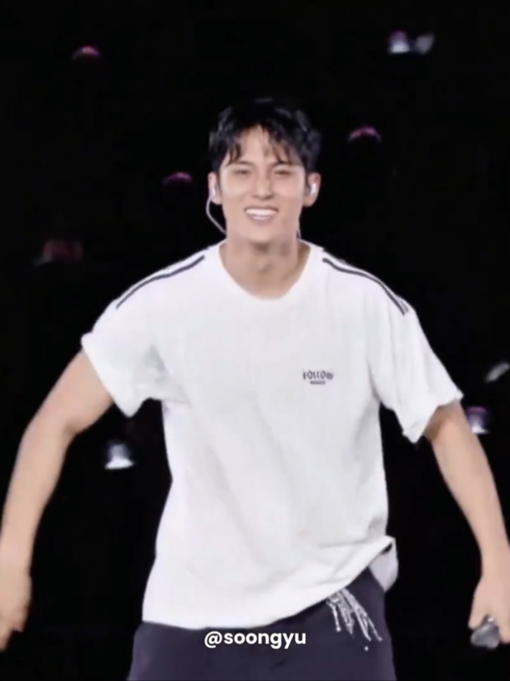 Mingyu, Ajuuuuu Niceee ~~~~ #Mingyu #Seventeen #Carat #SeventeenCarat #svtfollowtour 