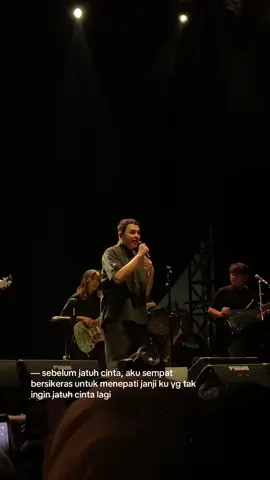 tp saat itu aku sangat percaya padamu #fyp #tulus #jatuhsuka #konsermusik #pekanbaru 
