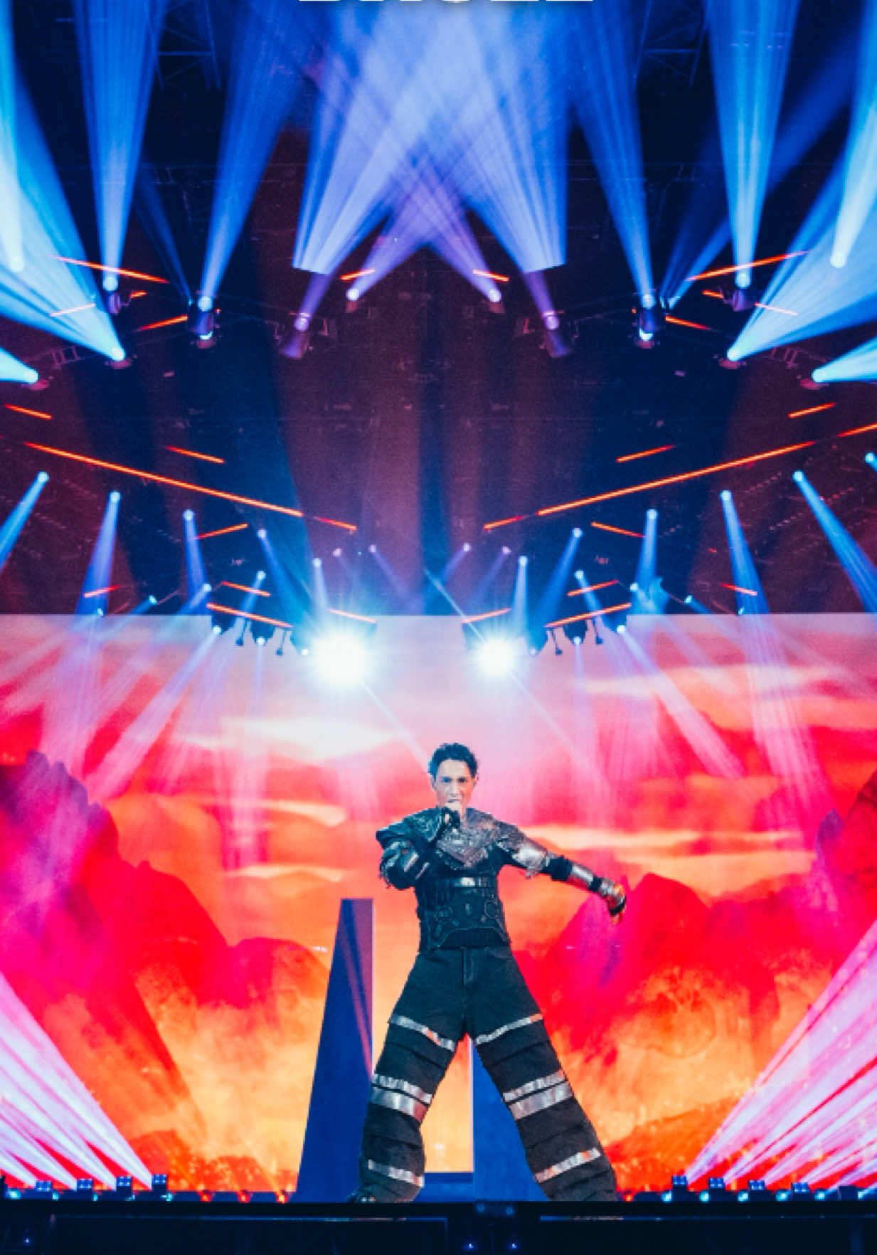 first rehearsal went incredibly well, can’t wait for next and then showtime!!!  #eurovision #kylealessandro #lighter #basel #norway  📸: Kioto Villalobos & EBU/Sara Louise Bennett 