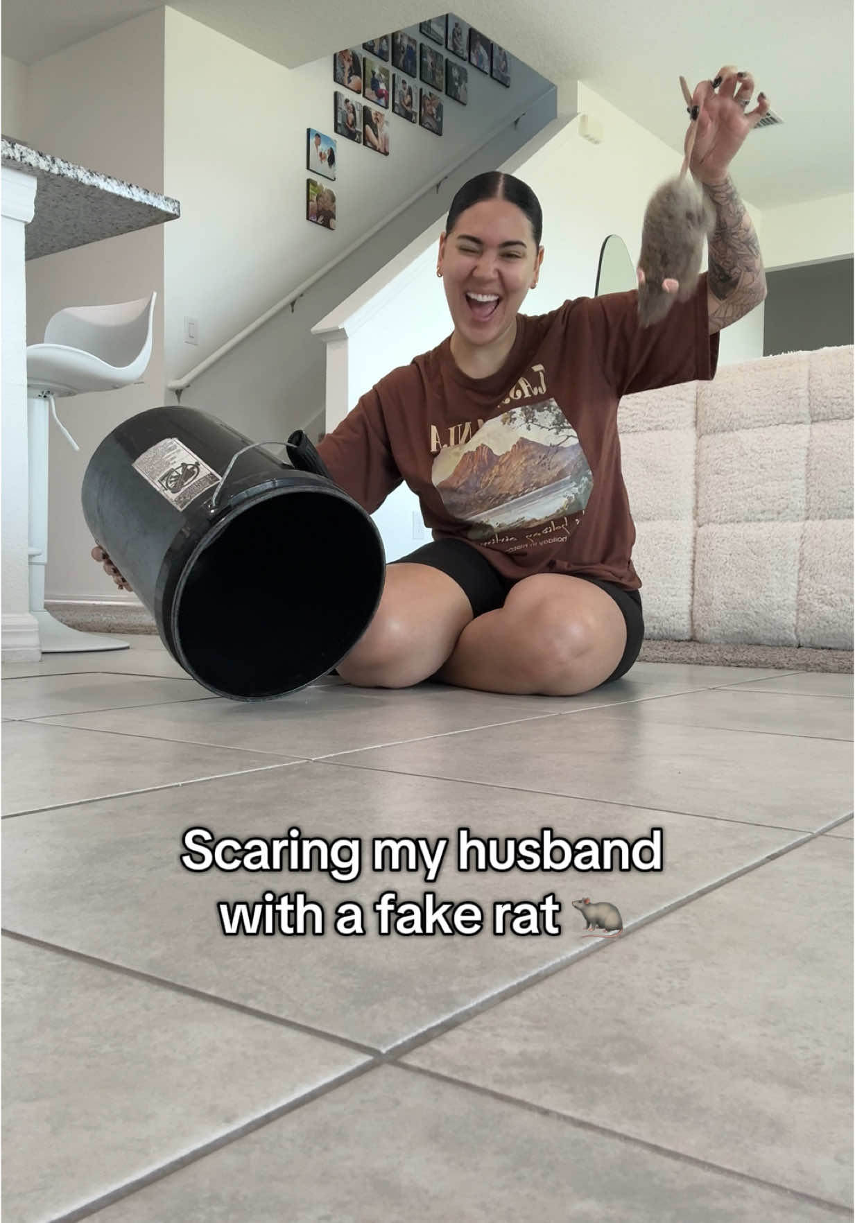 Scaring my husband with a fake rat 🐀 #foryou #janieceandisaiah #fyp #comedy #prank #prankonhusband 