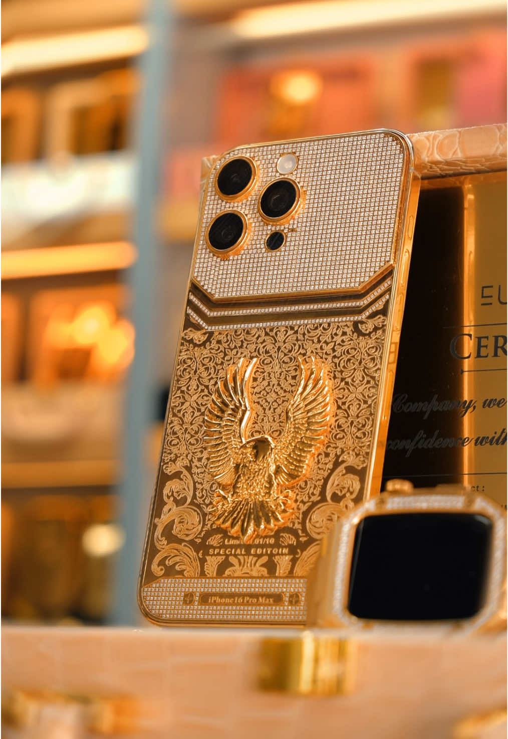 A golden glow that demands attention ✨  This is what prestige looks like 👑 هواتف مطلية بالذهب عيار 24 قيراط، حيث يلتقي الابتكار بالفخامة ✨📱 #euphorialuxury #euphoria #goldenplated #luxury #gold #24kgoldplated #luxurylifestyle #luxurydesign #iphone #dubai #uae #fyp 