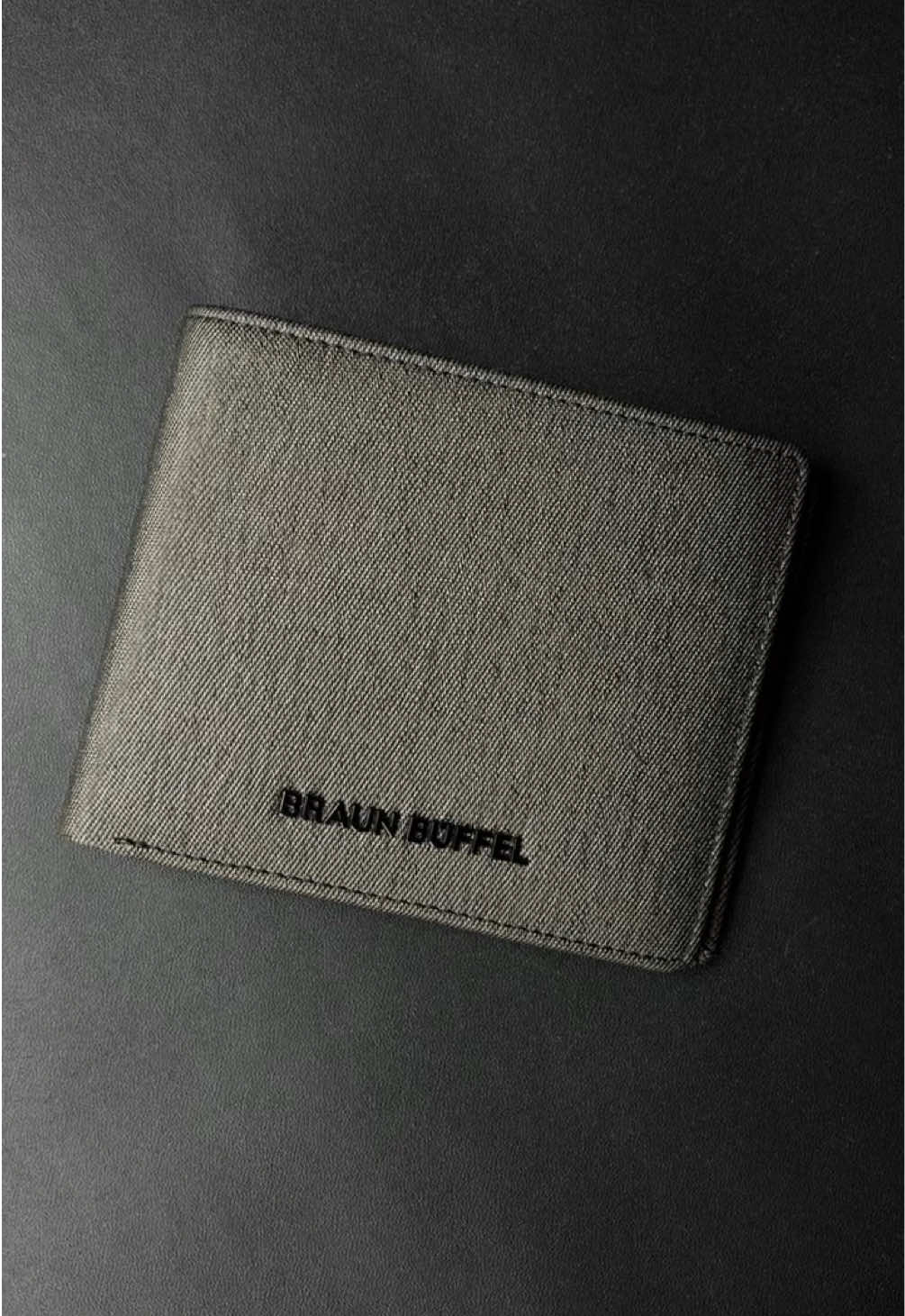 Crafted from New Jeans Embossed Leather with clean, precise stitching—NIMES Wallet brings elegance in every detail. Now’s the perfect time to elevate your essentials. Trade in your worn-out wallet and receive a special reward as part of our Earth Day campaign.  #BraunBuffelID #EarthDay2025 #TradeInForChange #LuxuryWithPurpose #SustainableStyle