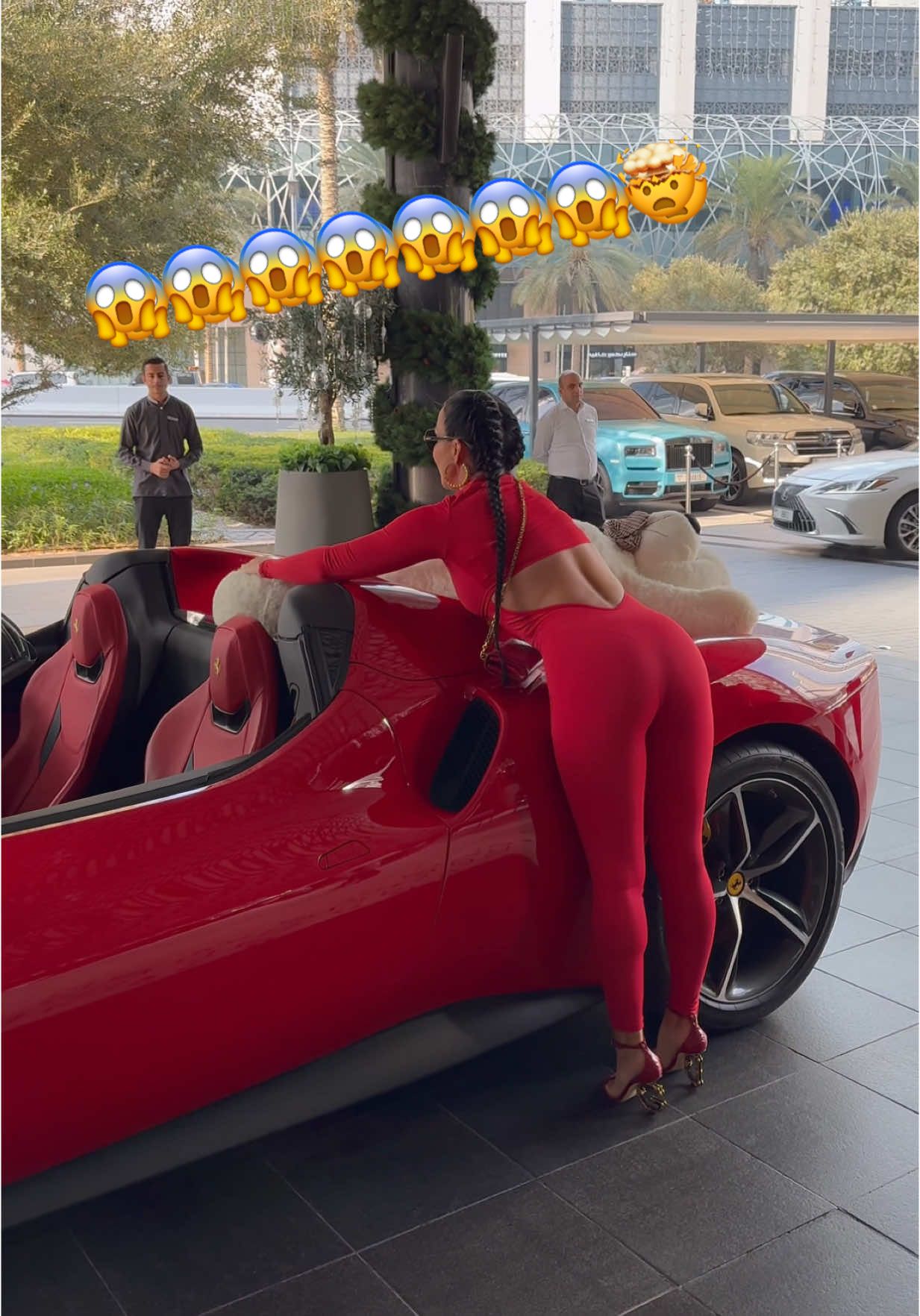 What just happend ? 😅😆 #viralvideo #bts #viraltiktok #dubai #dubaimall #fashion #shopping #supercars #queenofsupercars #ferrari 