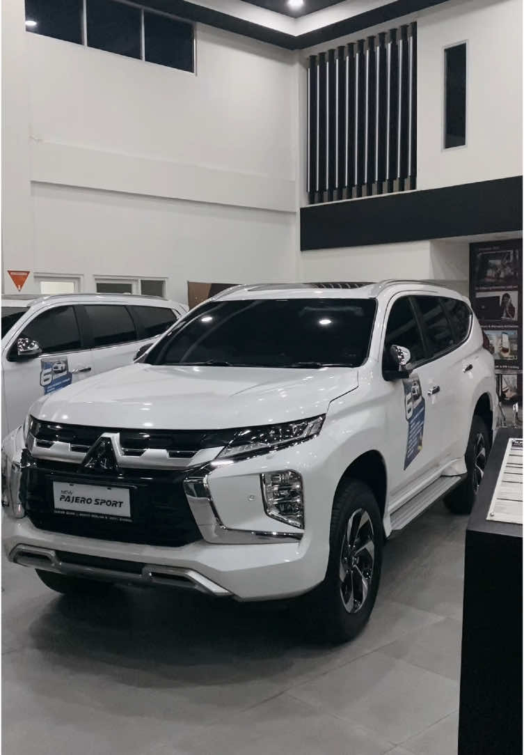 New Pajero Sport 4x4 Dakar Ultimate Putih 2025 - SUV Tertinggi, Kemewahan Tanpa Batas! Rasakan Performa & Kemewahan Sejati di Setiap Perjalanan! -Mesin 2.4L MIVEC Turbo Diesel 4x4 -Bertenaga, responsif, & siap taklukkan semua medan. -Desain Elegan & Sporty - Warna putih eksklusif dengan aksen premium. -Fitur Canggih - Adaptive Cruise Control, Sunroof, & Head Unit Premium. -Keamanan Maksimal - FCM, Blind Spot Warning, 7 Airbag, & Multi Around View Monitor. PROMO LEBARAN 2025! DP super ringan, cicilan fleksibel, & banyak bonus menarik! Unit terbatas! Segera pesan sebelum kehabisan! Sales : 0812-5573-8528 #PajeroSport4x4Ultimate2025 #capcut #mitsubishimotors #MitsubishiIndonesia #dakar #pajerosport #pajero #4x4 