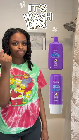 definitely a lot going on here😂but it’s ✨wash day✨ft: @Aussie Hair USA  #naturalhair #washday 