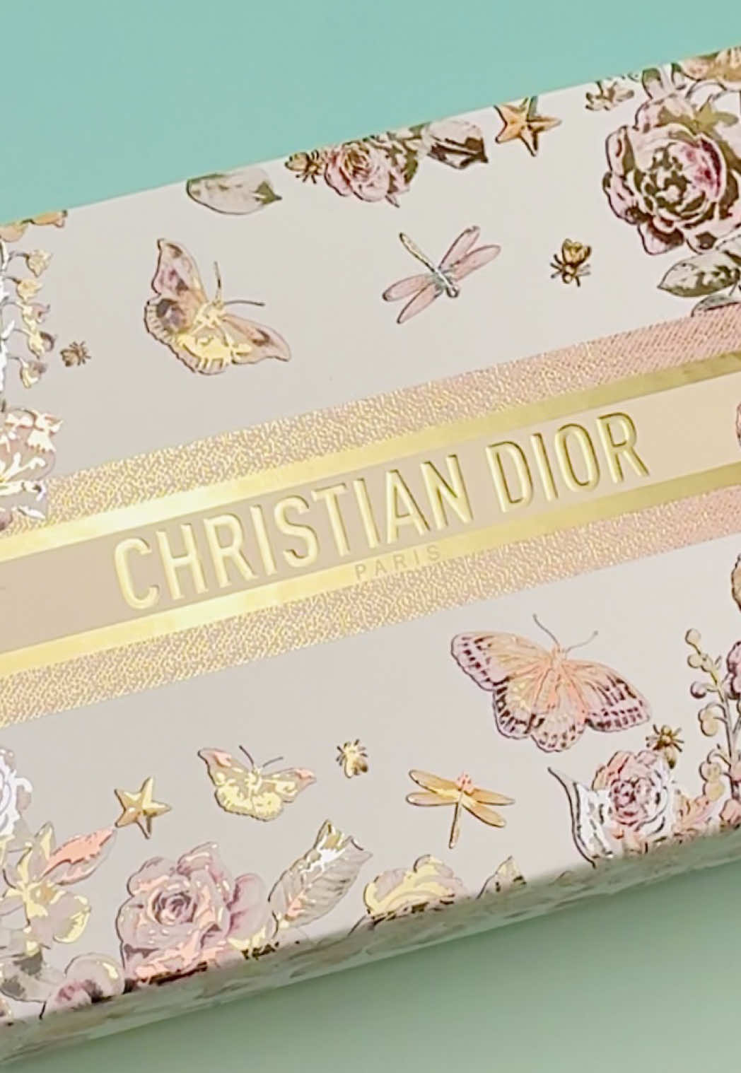 Christian Dior Le Baume - the new Toile de Jouy Limited Edition and Balm Holder! #unboxing #chrisiandior #dior #paris #lebaume #toiledejouy #balmholder #pink #spring #packaging #mothersday #gift