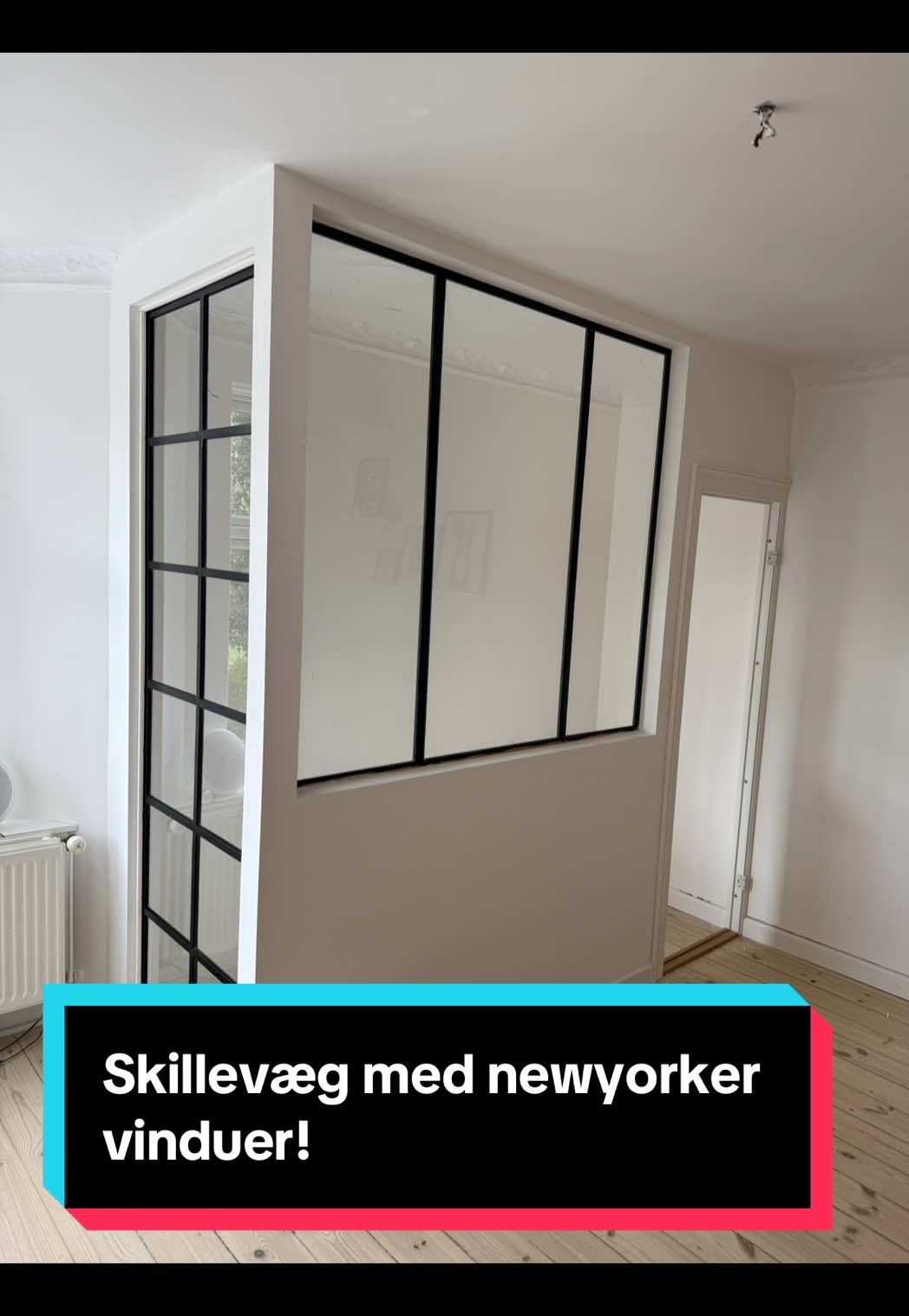 Vi har været ude og bygge en Skillevæg med new Yorker vinduet! Resultatet blev vildt lækkert! 🪚💪🏽 