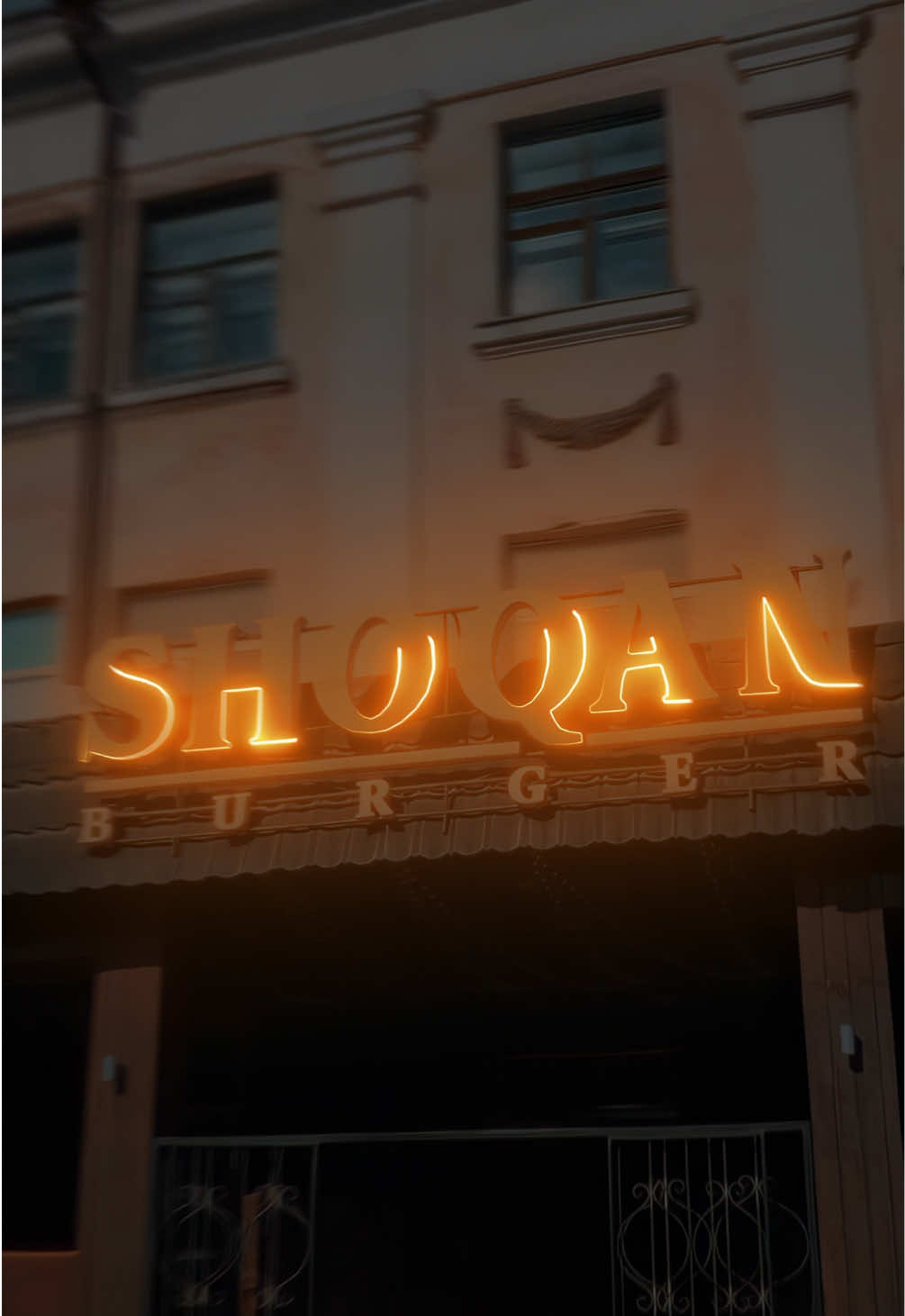 Burger edits 😋🍔 #speedramp #aftereffect #burger #edit #mukhiich #adobeaftereffects #ae #speedramping #hamburger #foodedit 