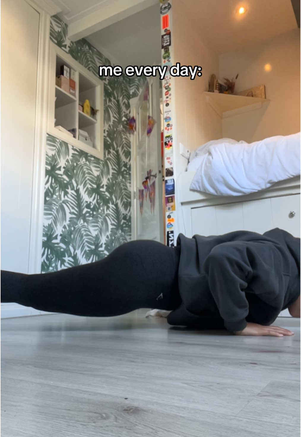 why is it so hard 😭 #foryou #pushups #gymgirl #fitgirl #fitcheck 