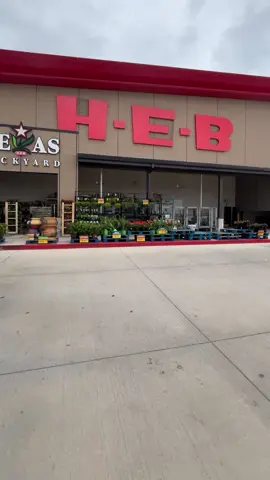 Monday grocery haul! Tonight is steak bowls😜🍽️.  #steakdinner #heb #groceryshopping #hauls #mondayshopping #sahm #momlife #smallcontentcreator #freshfood 