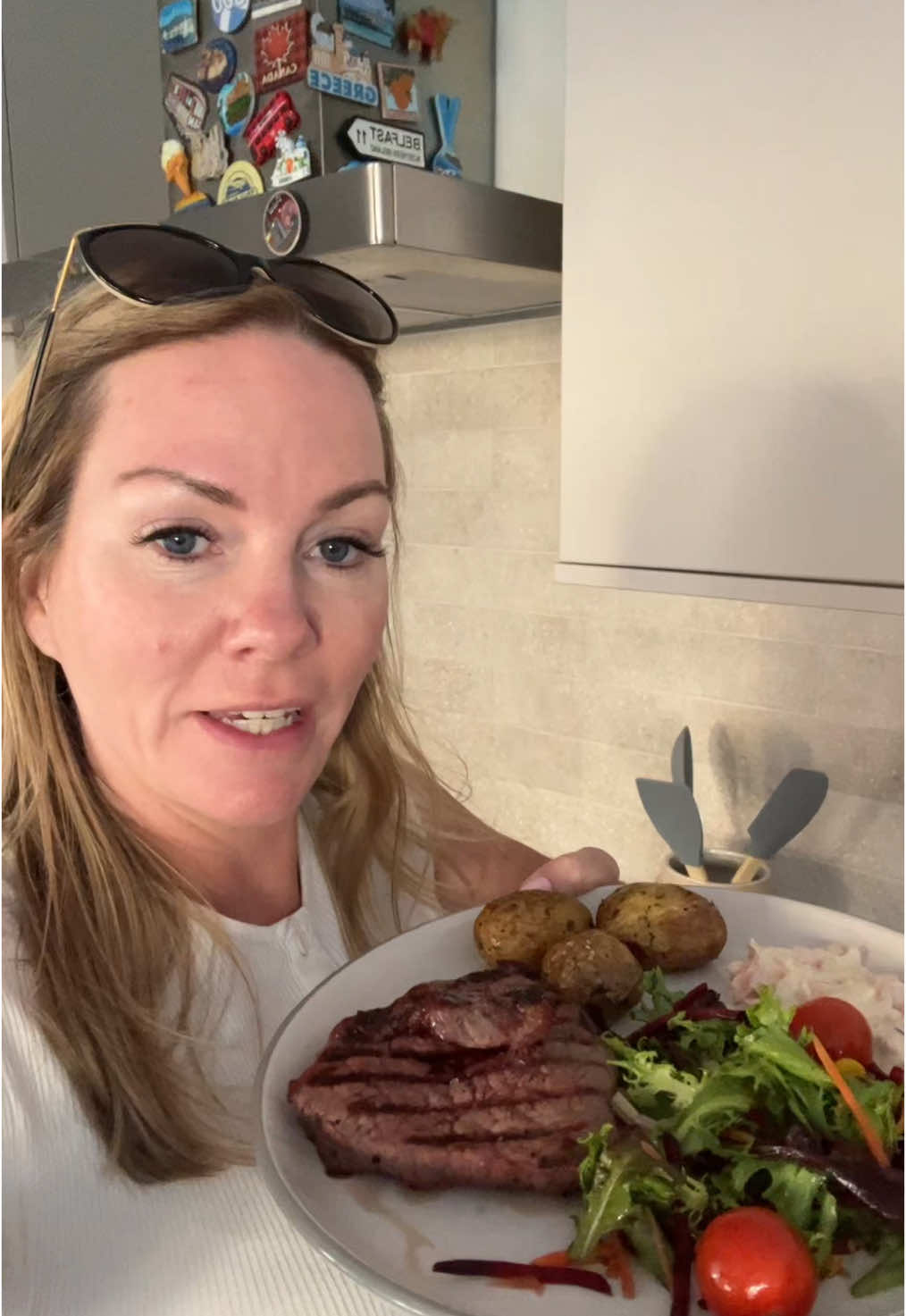 There’s still time 🕰️  #fatloss #weightloss #caloriecounting #highprotein #dinner #steaknight 