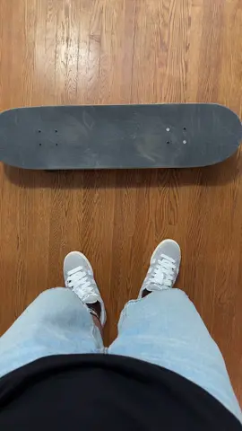 My first skateboard. #skateboardingisfun #Skateboarding #skateboaedbegginer 