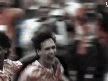 منو يعرف اسم هذا الاسطورة ؟. #vanbasten #fbyツ #holland #edit 