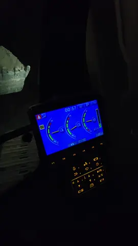#mayxuc #komatsu #pc300 #コマツ #operator  Xuyên màn đêm.