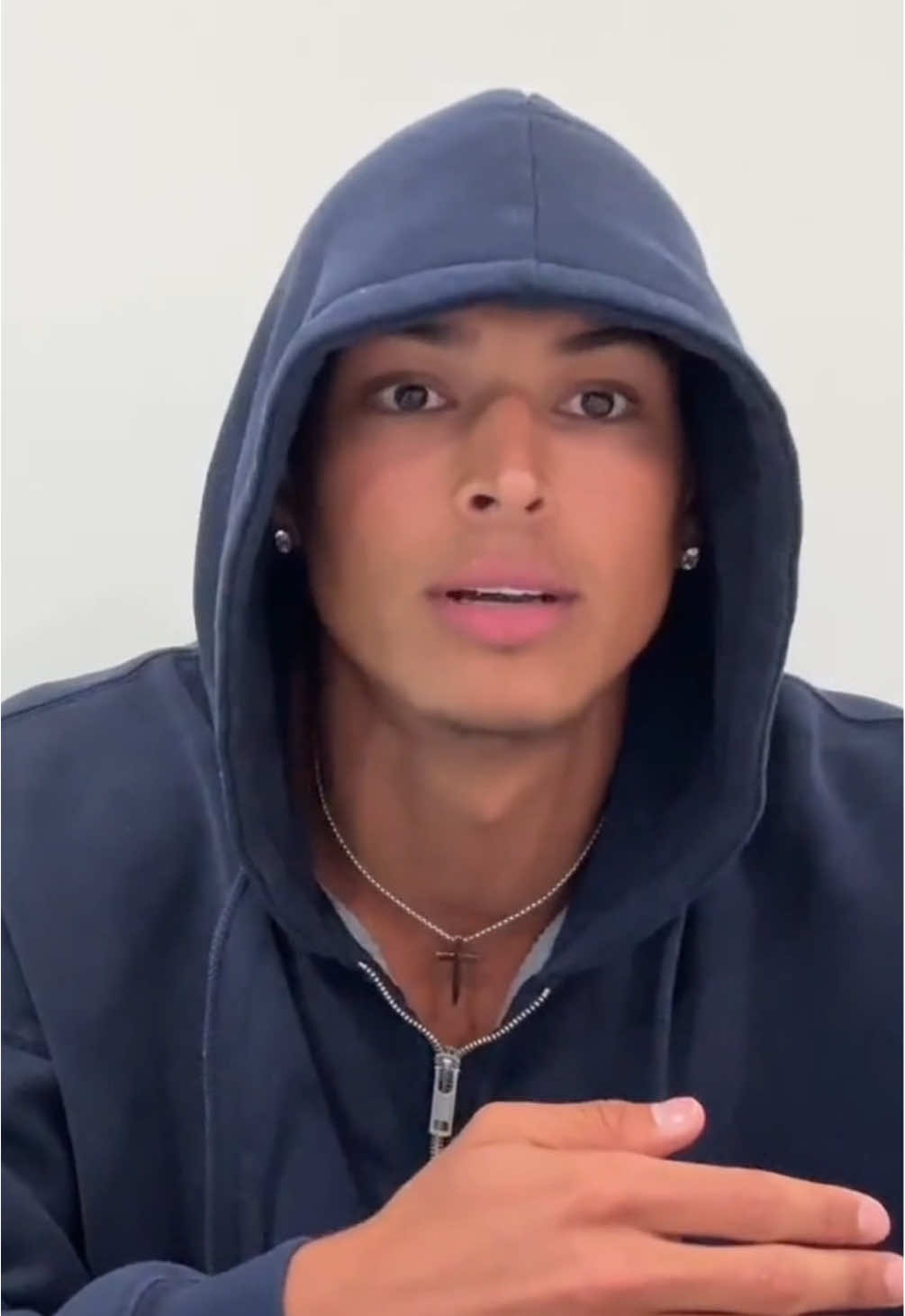 Marlon3lg talks about being homeless before streaming #marlon3lg 