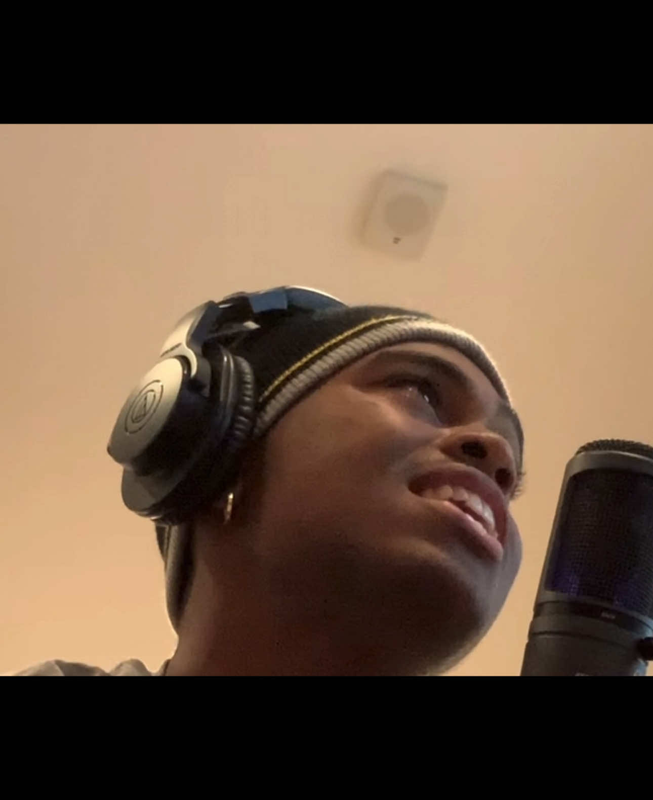 wrecking ball by @Miley Cyrus i hope yall love this one. this throwback is so special. love you guys so much enjoy 🫶🏾🫶🏾 also dis is part 1 #fyp #foryoupage #cover #singing #mileycyrus