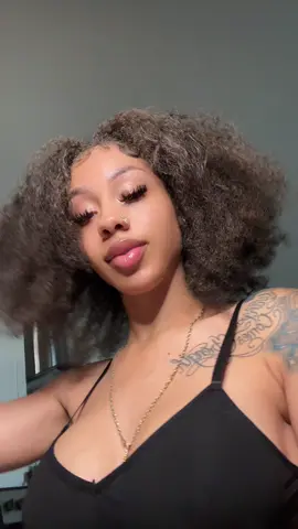 👸🏽 