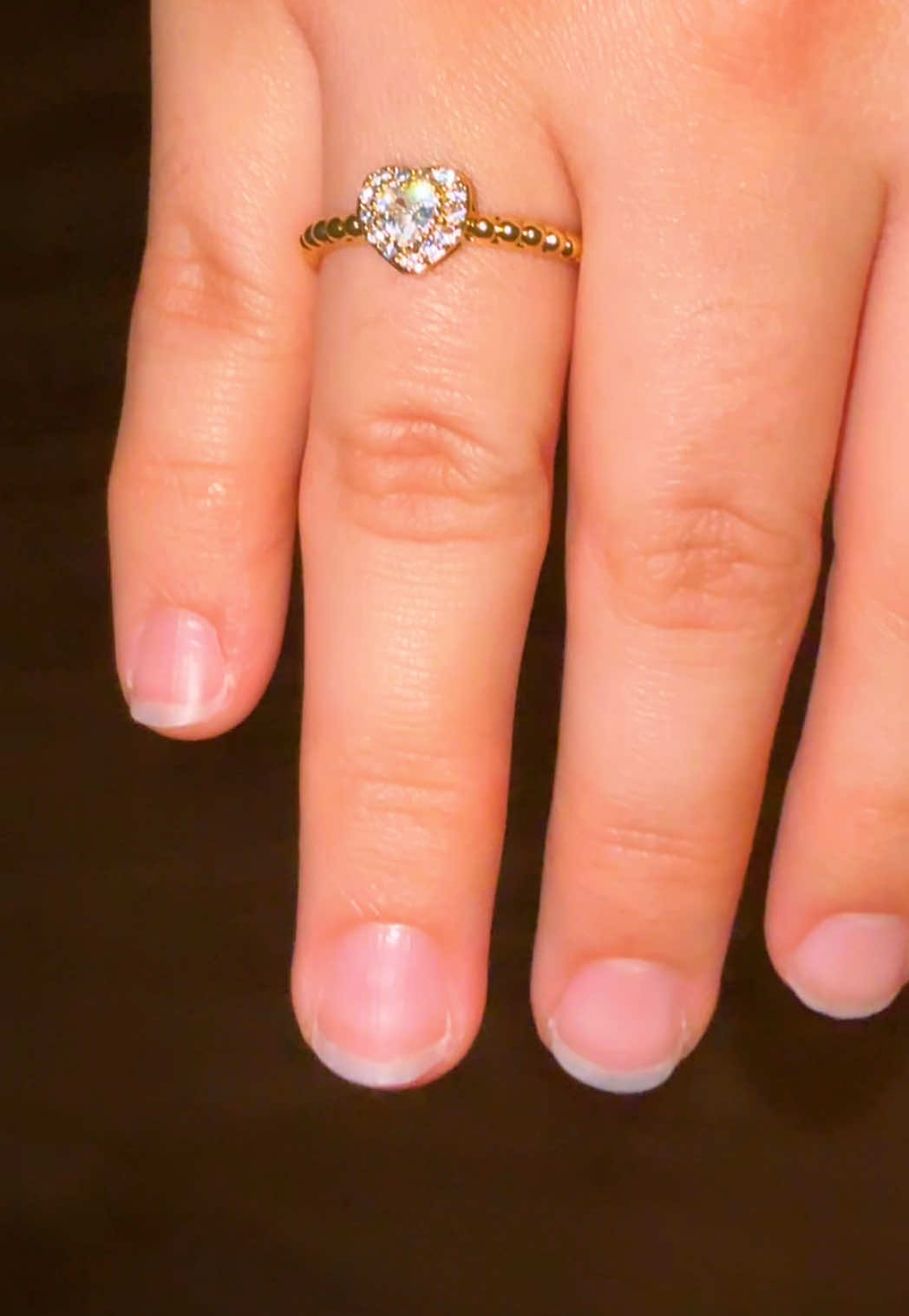 Get you some very sparkly and pretty jewelry from EVRYJEWELS link in my bio @EVRY JEWELS #evryjewels #ring #heart #viralvideo #buy #fypage #bling 