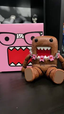 Domo braclet made by @domo_hq and @UNJUST JEWELRY  So happy to have this! #actionfigures #figureposing #fyp #edit #viralvideo #foryoupage #domo #domokun #domokunplush 