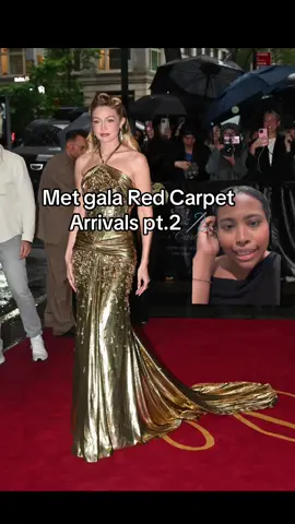 So when are the girls gonna follow the met gala theme? 👩🏽‍💻🦴 #greenscreen #redcarpet #gigihadid #jennie #metgala #voguemagazine 