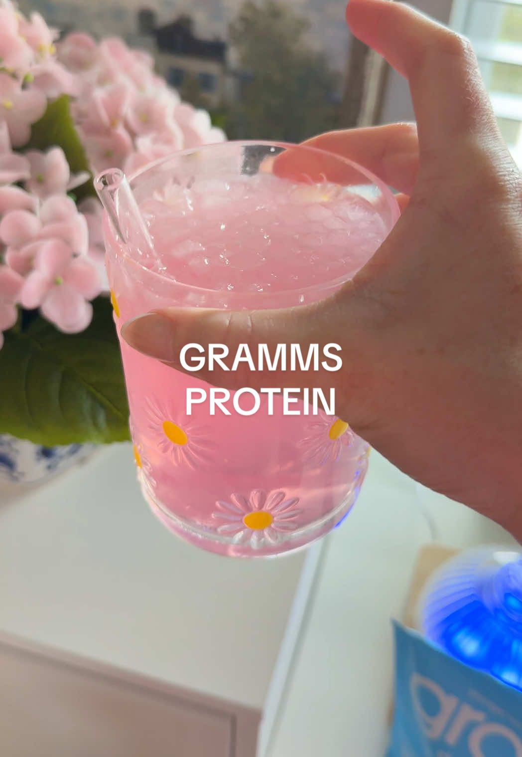 20g Protein, 80 Cals, 0g Sugar 🙌🏻🍓✨ let's get summer ready!!!! #grammsprotien #highprotein #proteindrink #gramms #tiktokmademebuyit #tiktokshoprestock 