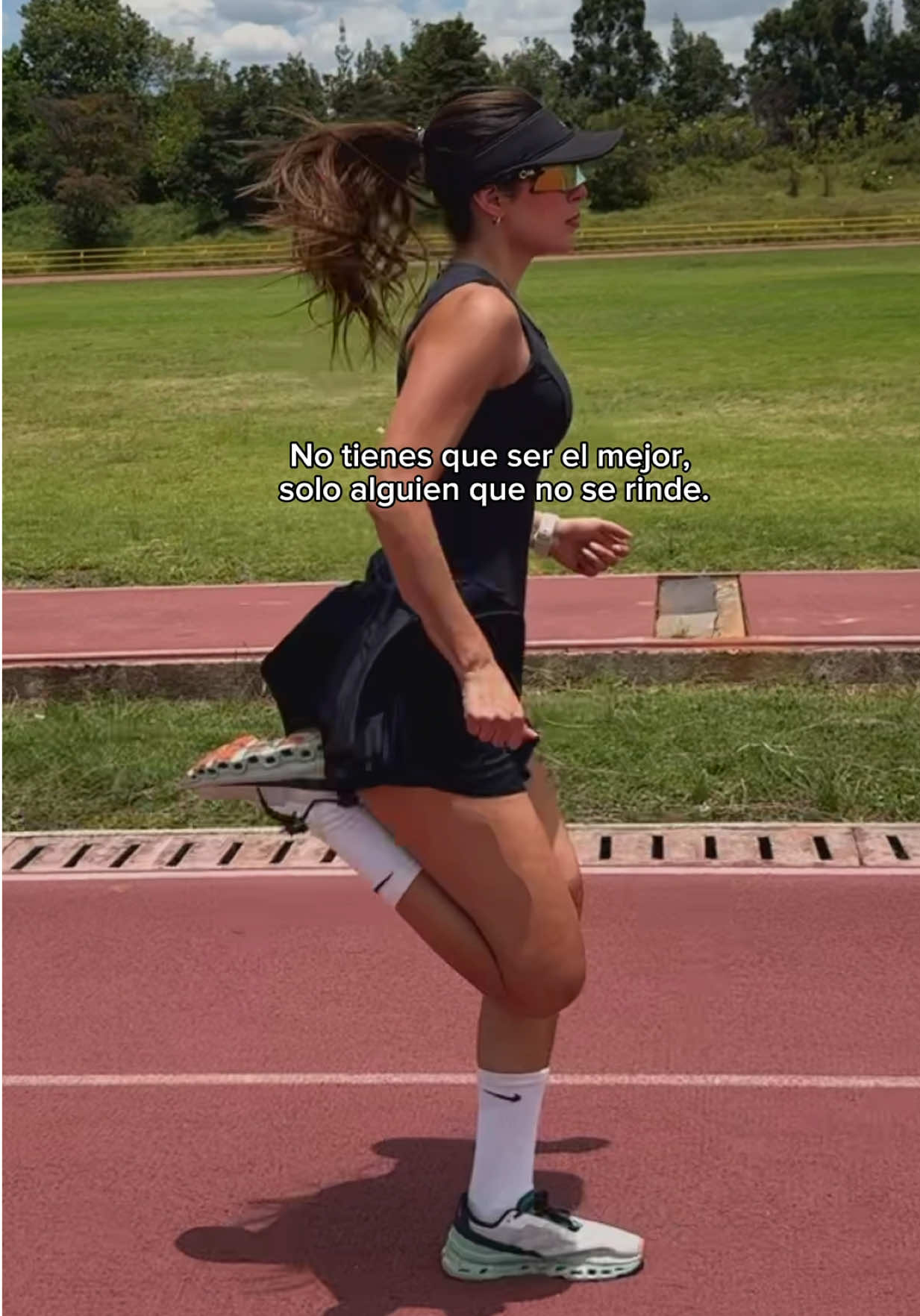Solo alguien que no se rinde✨ #runner #Running #runners #correr #gym #fitnessmotivation #motivación #motivaciongym #motivacional #frases
